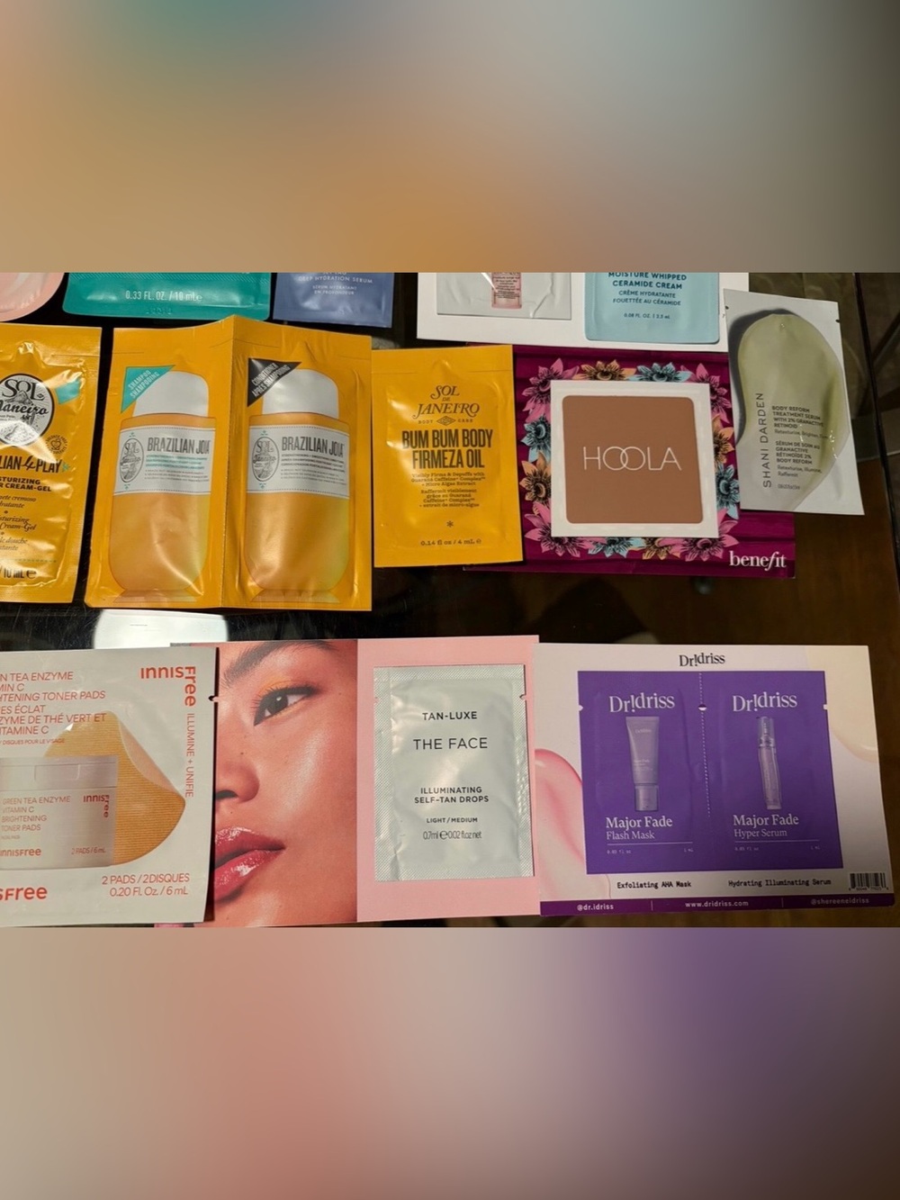Makeup Sample Bundle - Picture 5 of 7